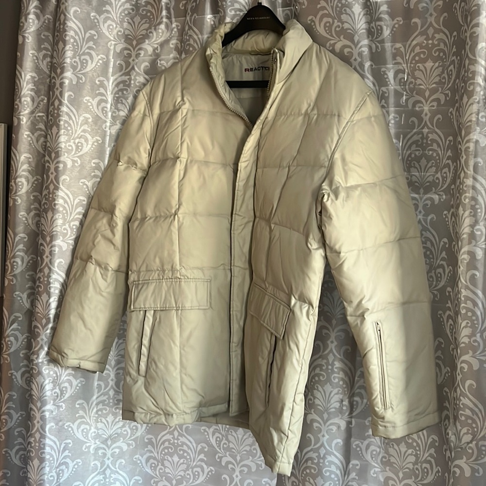 Men’s puffer med jacket.